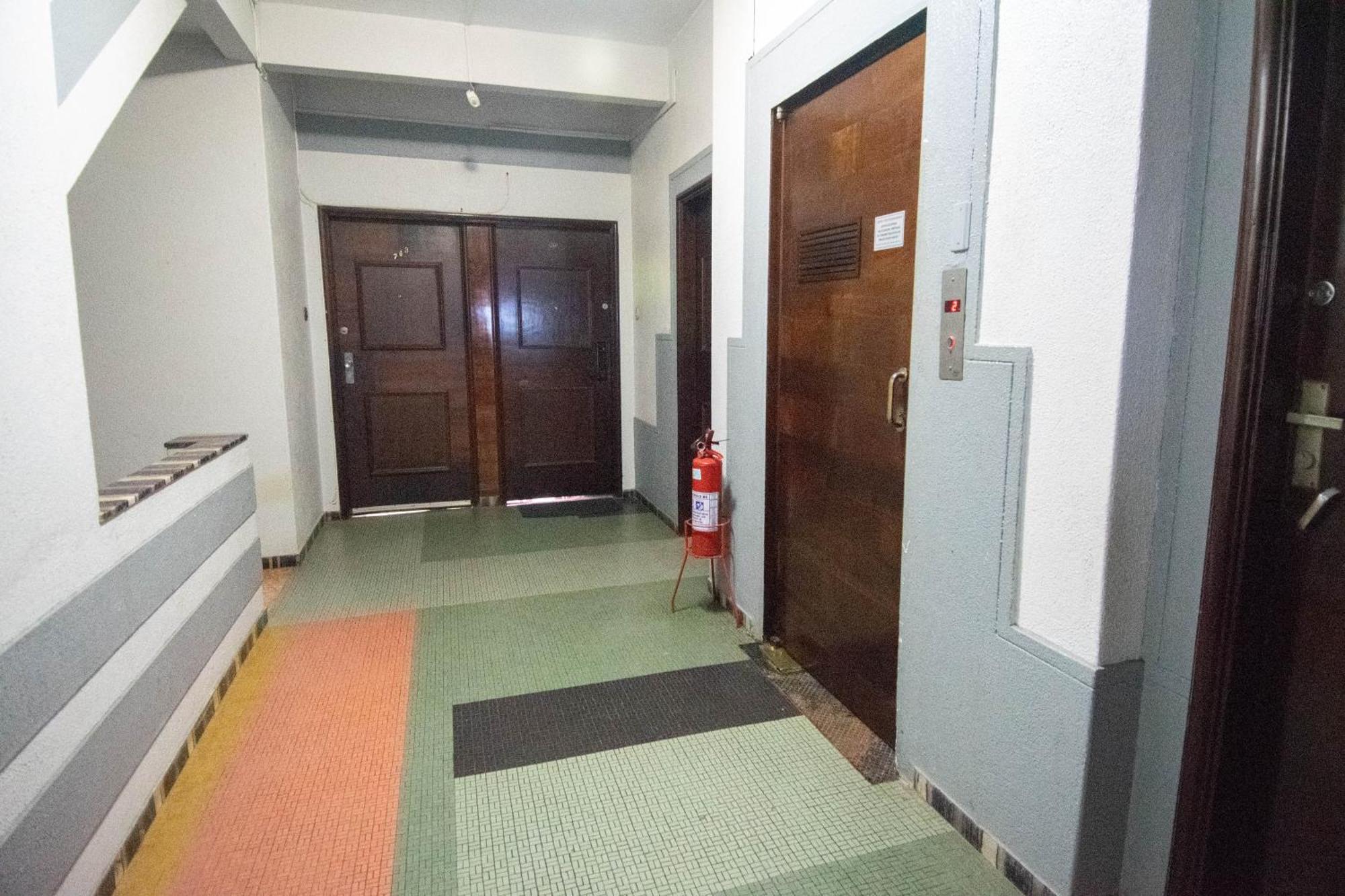 Quartos Privativos Em Frente A Praia De Copacabana, Rio De Janeiro