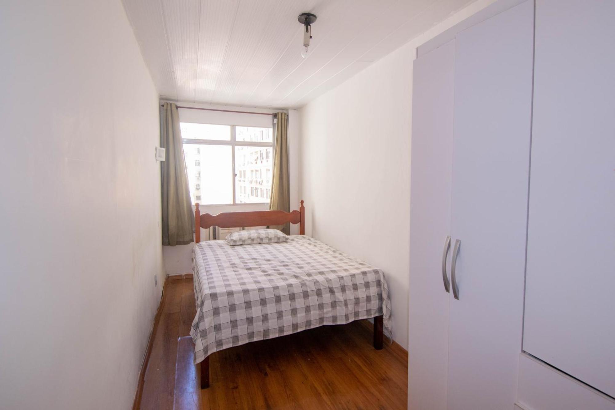Quartos Privativos Em Frente A Praia De Copacabana, Rio De Janeiro